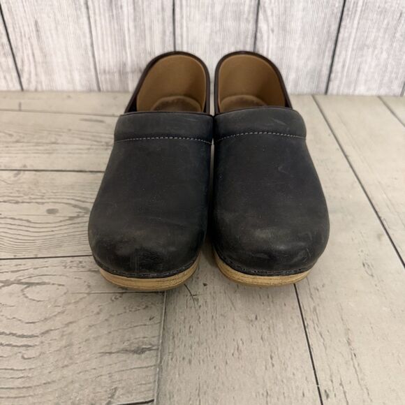 Dansko Women's Size 38 Black Leather Professional Slip-On Clogs Comfort Shoes - Picture 2 of 8